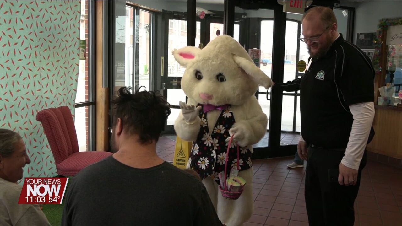 Allen County RTA welcomes community to meet Easter Bunny